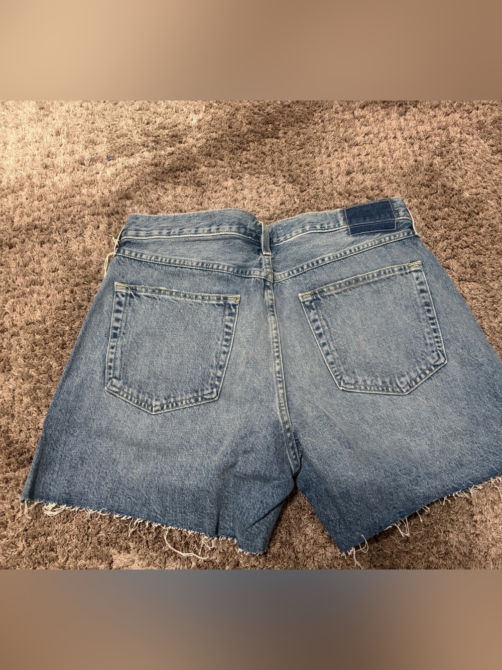 AMO
Billie Short - Picture 5 of 5